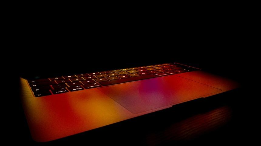 Apple&rsquo;dan Intel Mac&rsquo;ler i&ccedil;in kritik karar: Uygulama g&uuml;ncellemeleri kesilebilecek