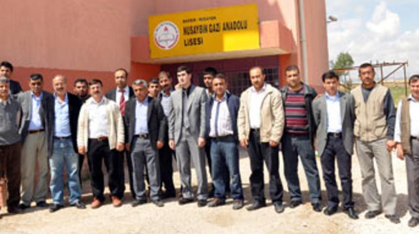 Okulun yatakhanesini kullanan polislere tepki