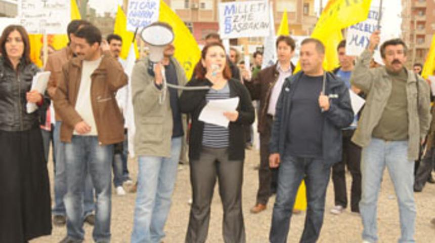 Ataması yapılmayan &ouml;ğretmenlerden eylem