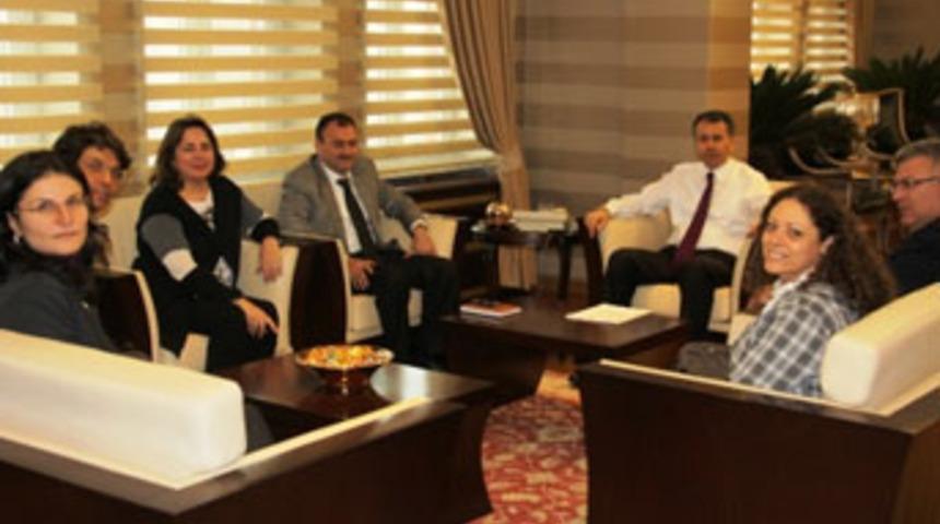 Boğazi&ccedil;i mezunları 4. okullarını yaptırıyor