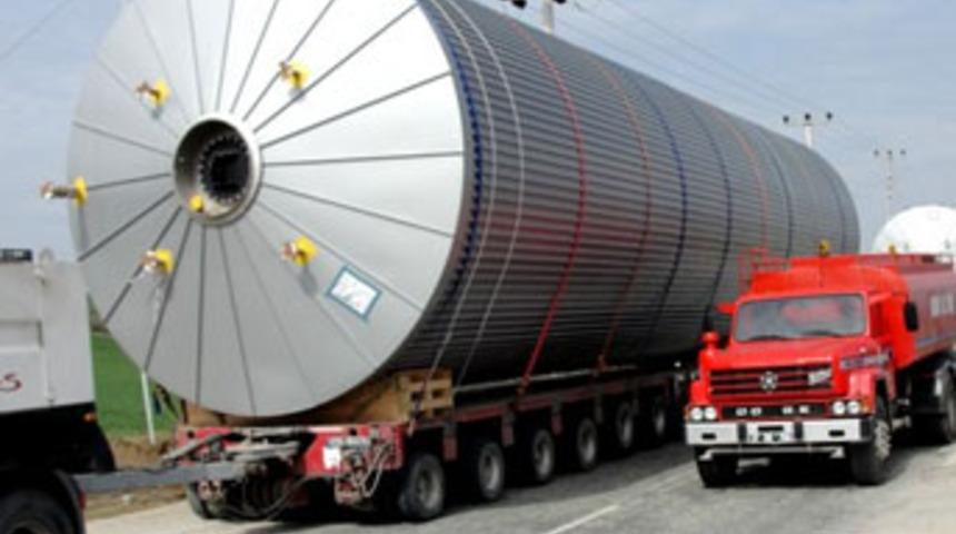 Fermantasyon tankları trafiği aksattı