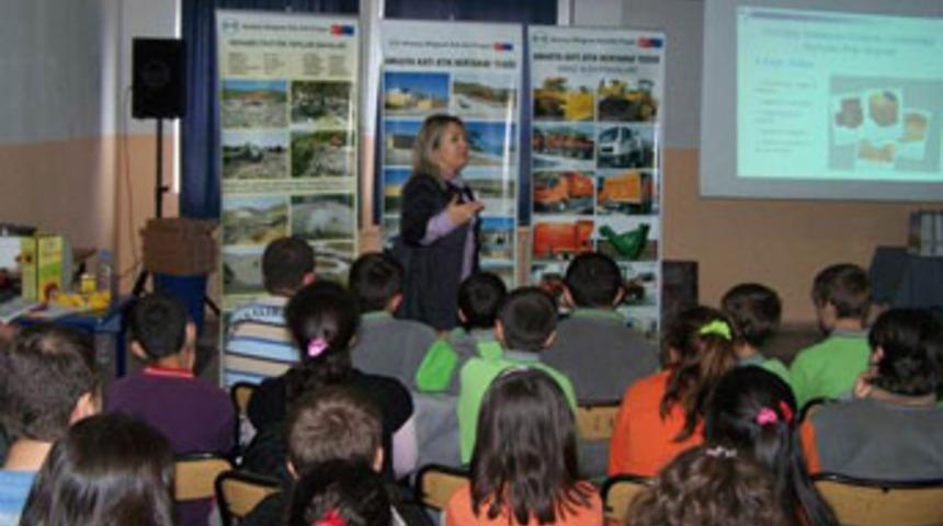 Geri dönüşüm hakkında bilinçlendirme...