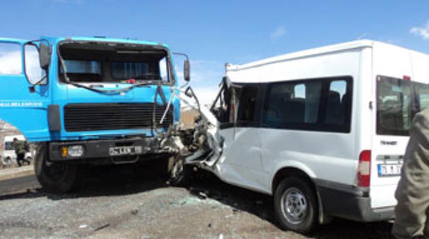 Faciadan d&ouml;n&uuml;ld&uuml;