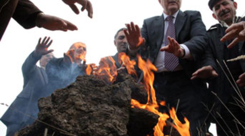 Milletvekili &Ouml;ğ&uuml;t'ten "tezekli" eylem