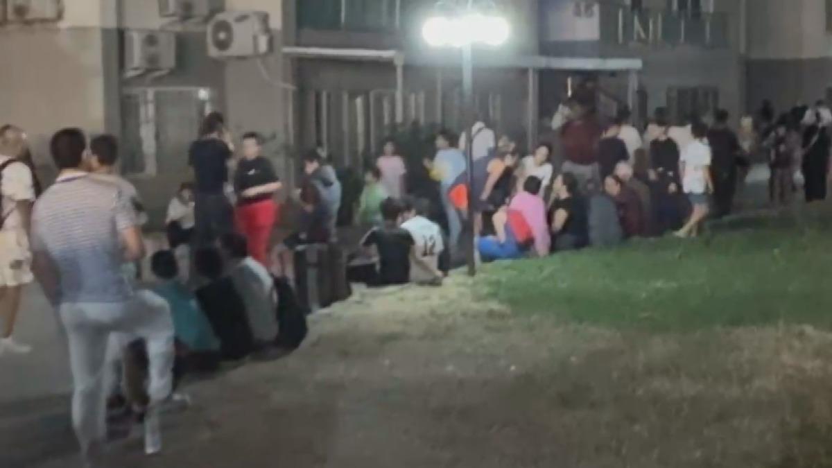 Esenyurt ta sitede yangın: 42 kişi dumandan etkilendi 1