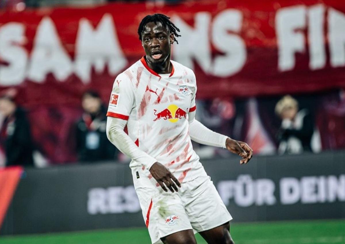 Galatasaray dan Bitshiabu transferi için KAP açıklaması! 1