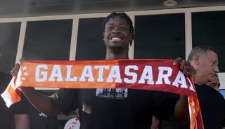 Galatasaray'dan Bitshiabu transferi i&ccedil;in KAP a&ccedil;ıklaması!