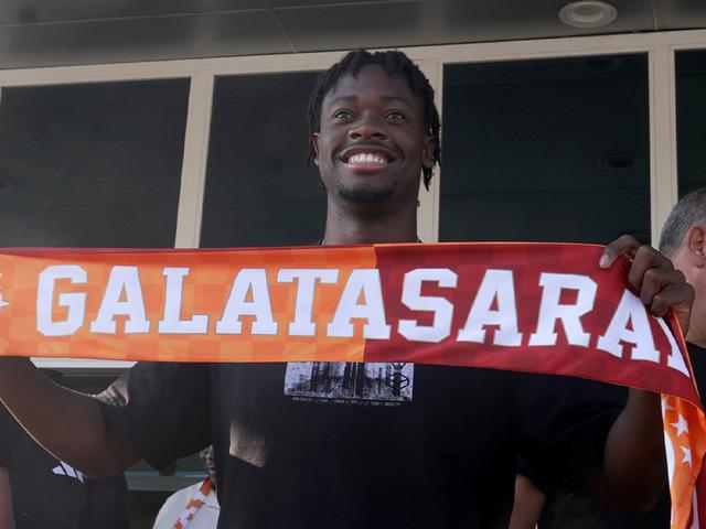 Galatasaray'dan Bitshiabu transferi i&ccedil;in KAP a&ccedil;ıklaması!