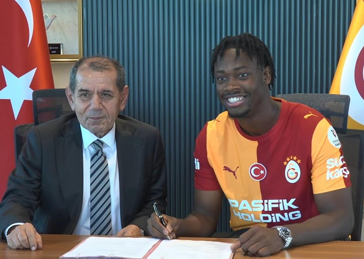 Galatasaray dan Bitshiabu transferi için KAP açıklaması! 2