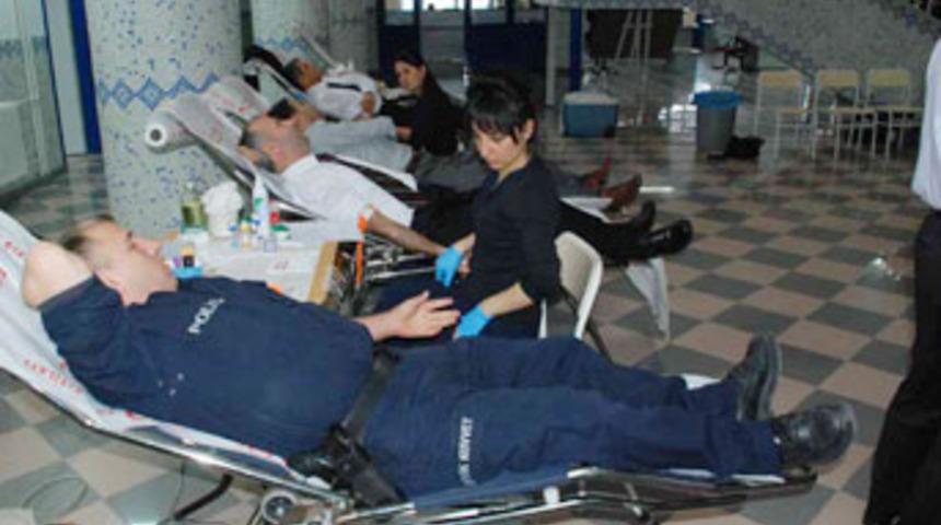 Bartın'da polis teşkilatından kan bağışı