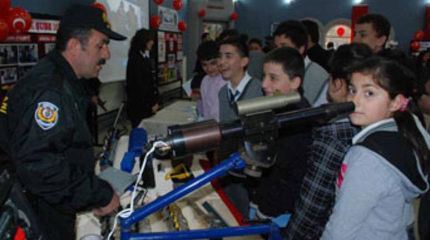 Polislerden "ebrular"