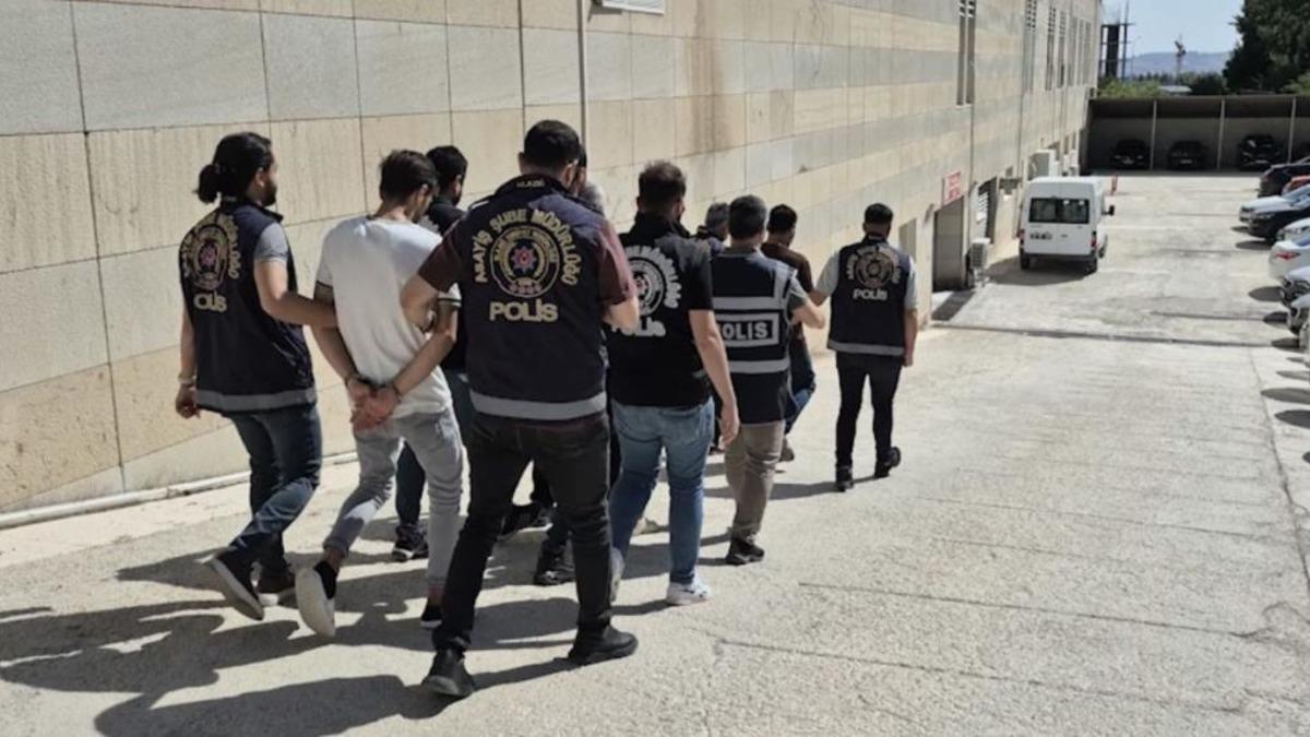 Araç üzerinden havai fişek atan konvoya 900 bin lira ceza - Güncel Haberler