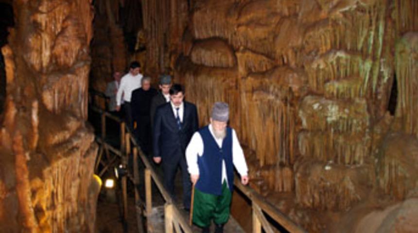 Talgat Taceddin G&uuml;m&uuml;şhane'de