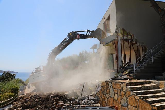 Bodrum da 8 ayda 74 kaçak yapı yıkıldı 1