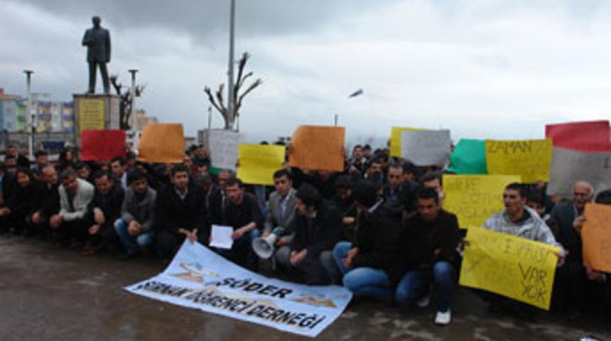 &quot;YGS&quot;de şifre iddiaları protesto edildi