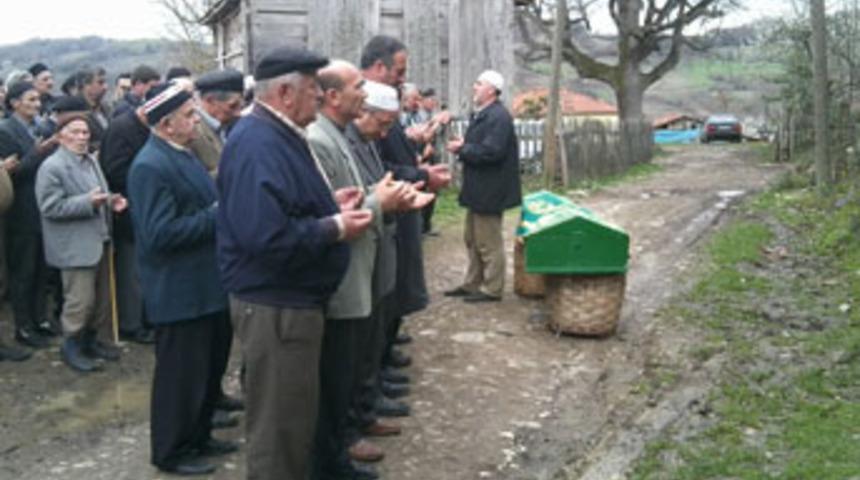 Hayatını kaybeden işçi toprağa verildi