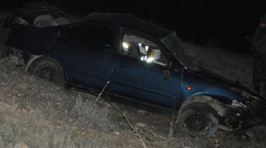 Otomobil dere yatağına yuvarlandı; 1 ölü