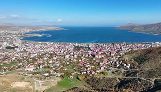 D&uuml;nya onarı arıyor, Bitlis'te &ccedil;eşit &ccedil;eşit &ccedil;ıkıyor!