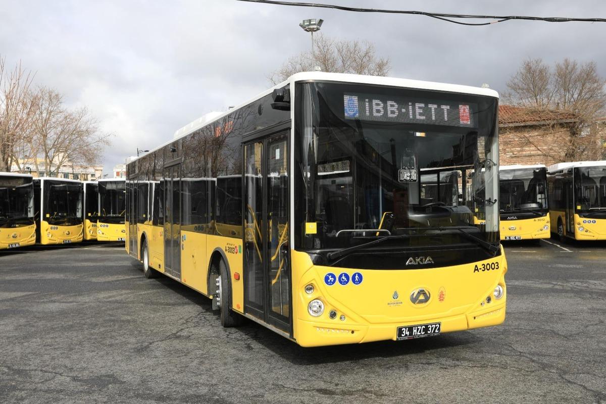Aylık 23 milyon TL maaş alıyor! Yıldız isim İstanbul u İETT ile geziyor 2