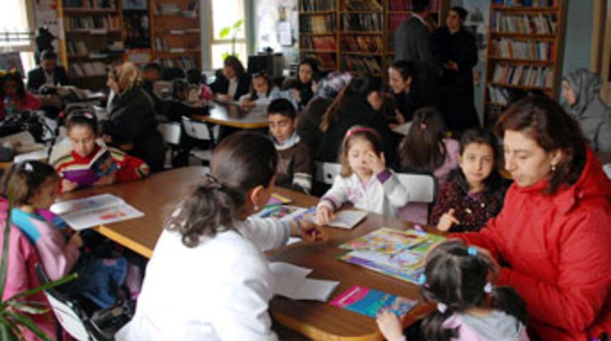 &quot;Anne Çocuk El Ele Haydi Kütüphaneye&quot;