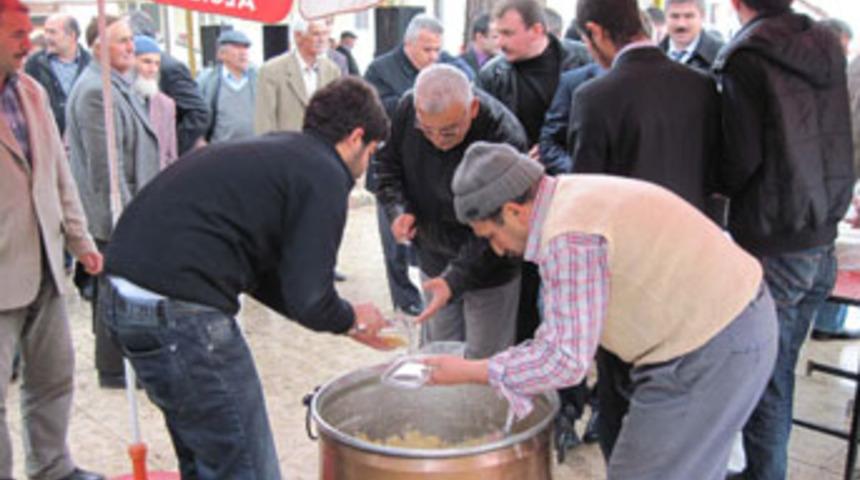 MHP'liler T&uuml;rkeş'i unutmadı
