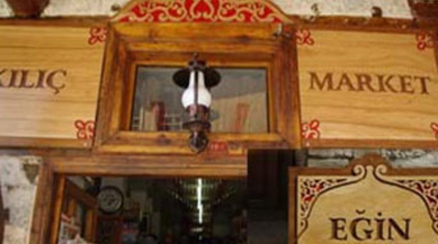 Kemaliye tabela kirliliğine Karşı direniyor