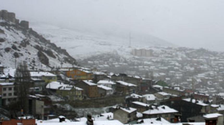 Bayburt'ta kar keyfi