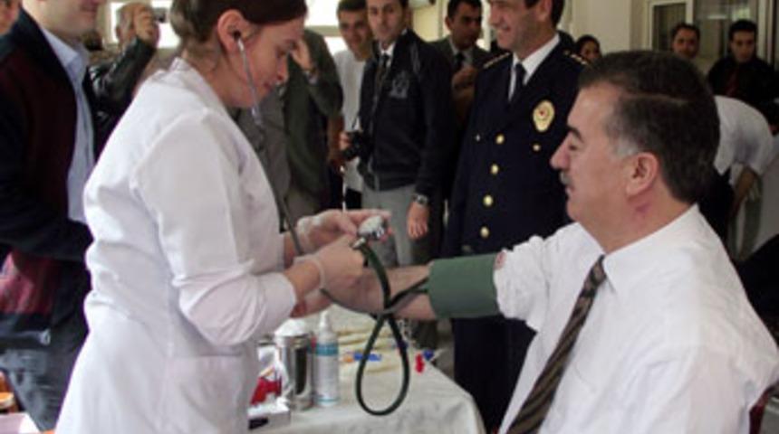 Polisten kan bağışı