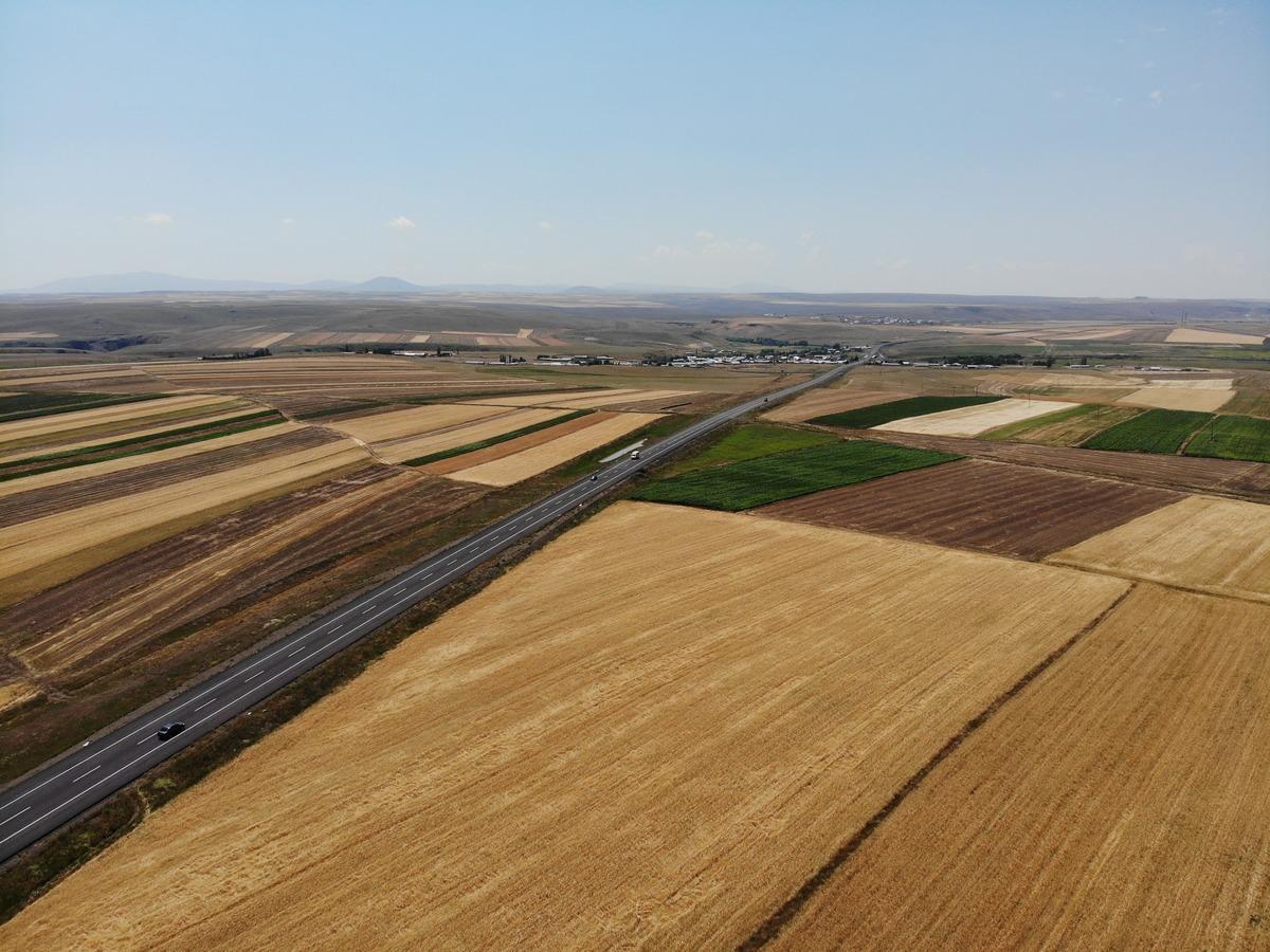 Tıpkı halı gibi: Görenler büyüleniyor! Doğa harikasının merkezi Kars 1