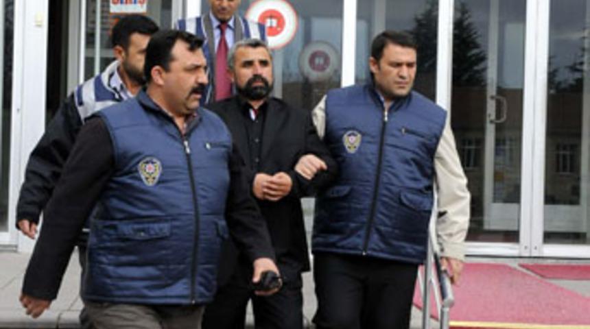 &Ccedil;elik kasa &ccedil;alarken yakalandı