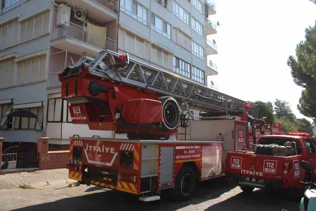 Apartmandan gelen yanık kokusu itfaiyeyi harekete ge&ccedil;irdi 3