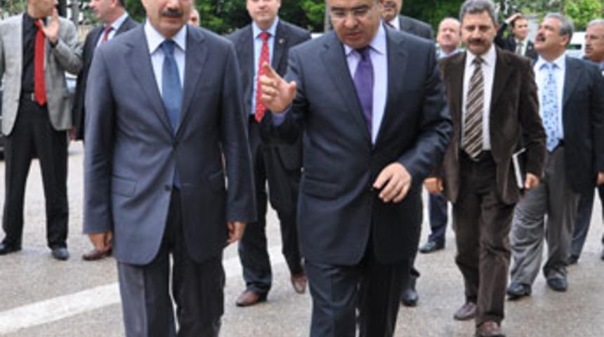 Çalışma Bakanı Dinçer, Hatay'da