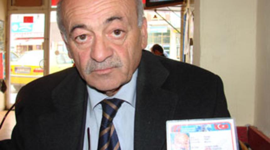 Emekli ama, hala çalışıyor gözüküyor