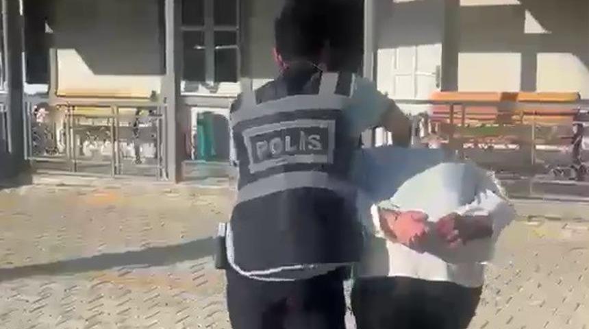 Antakya&rsquo;da 32 yıl  hapis cezasıyla aranan hırsız yakalandı