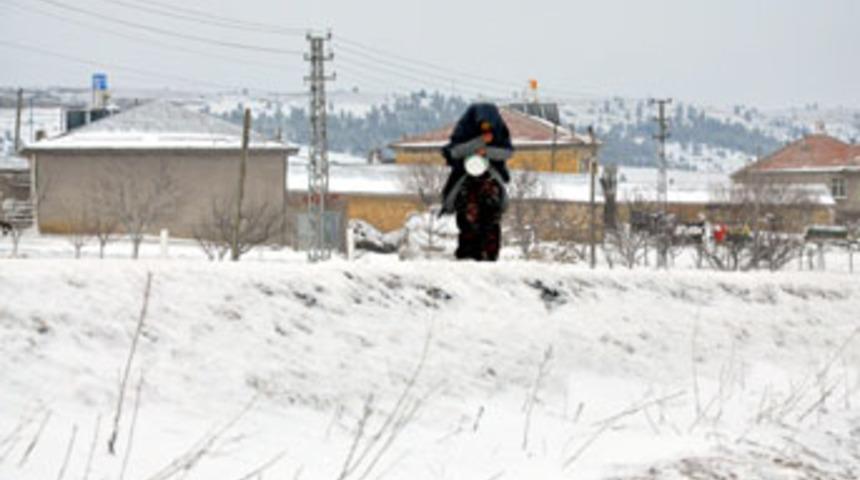 Karaman'da kar yağışı