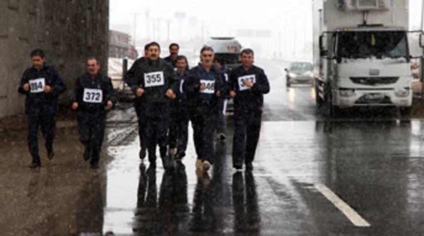 Bak postacı geliyor