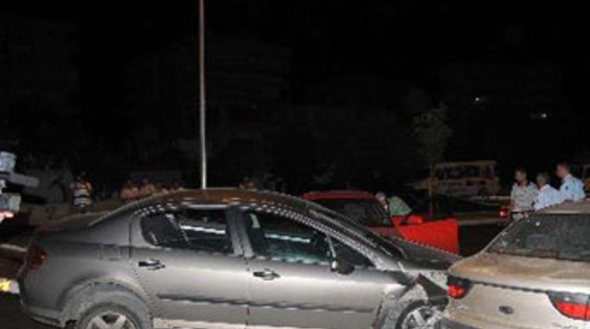 Park halindeki otomobile çarptı