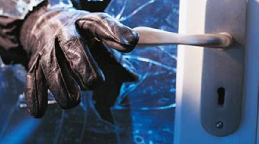 Eve girerken yakalandı