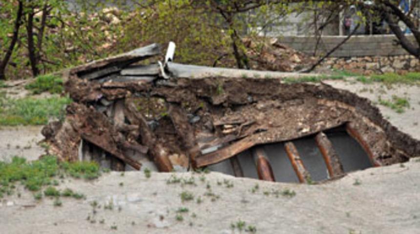 Toprak ev &ccedil;&ouml;kt&uuml;