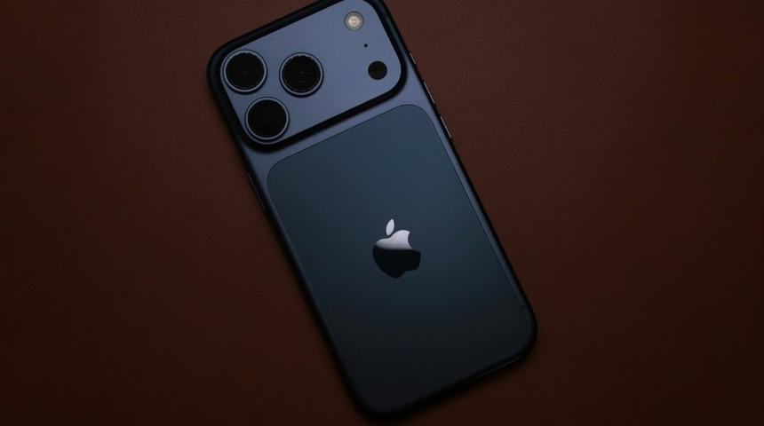 iPhone 18 Pro yıllardır beklenen 3 b&uuml;y&uuml;k &ouml;zellikle geliyor