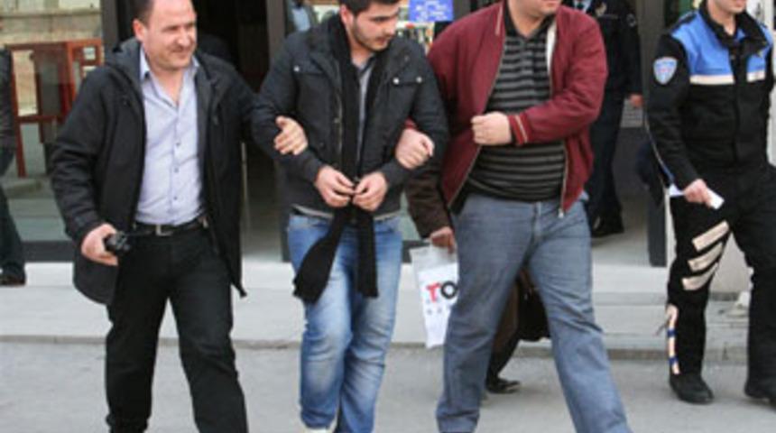 Sahte MİT kimliğiyle yakalandı