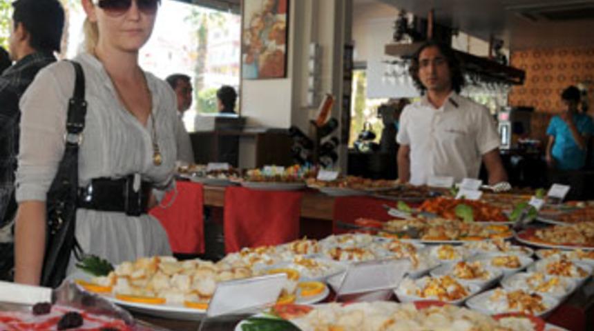 Bayat ekmekten 33 çeşit yemek ve tatlı