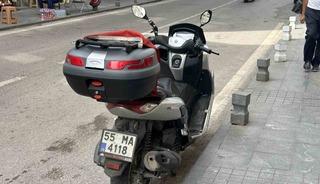 Samsun&rsquo;da hafif ticari ara&ccedil; ile &ccedil;arpışan motosikletli yaralandı