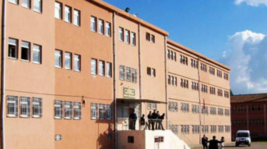 Liseye molotoflu saldırı