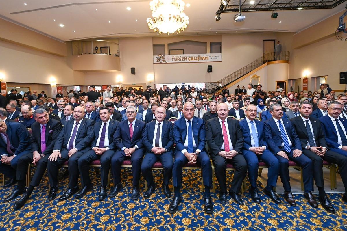 5 şehir, tek turizm vizyonu! Doğu ve G&uuml;neydoğu&rsquo;nun turizm g&uuml;c&uuml; birlikte b&uuml;y&uuml;yecek 2