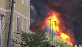 Tuzla'da fabrika yangını! &Ccedil;ok sayıda ekip sevk edildi
