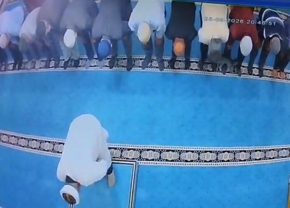 Namaz sırasında kediye bunu yaptı: İmamın kafasına geldi! Gözaltına alındı 1