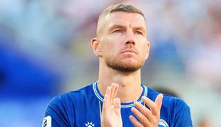 Kendi hesabından paylaştı! Dzeko'dan beklenmedik karar