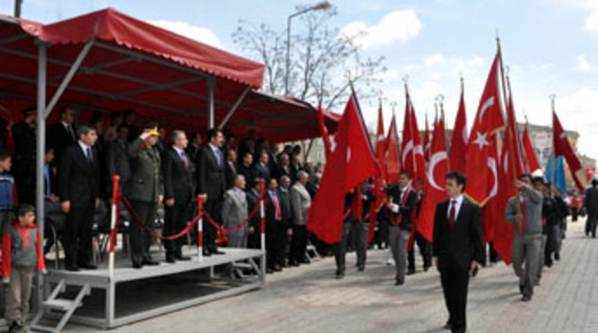 Ağrı kurtuluşunun 93. yılını kutladı