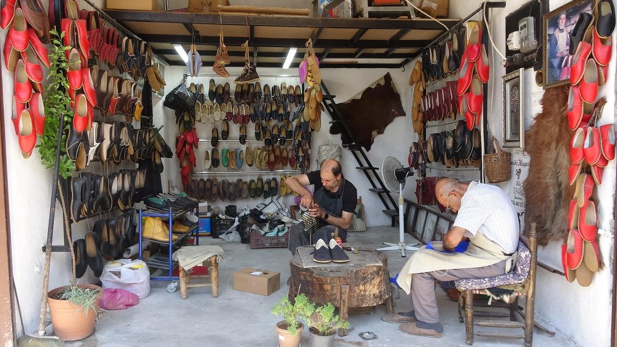 6 ay boyunca giyiliyor! Kazanıp biriktirip yavaş yavaş harcıyorlar 1